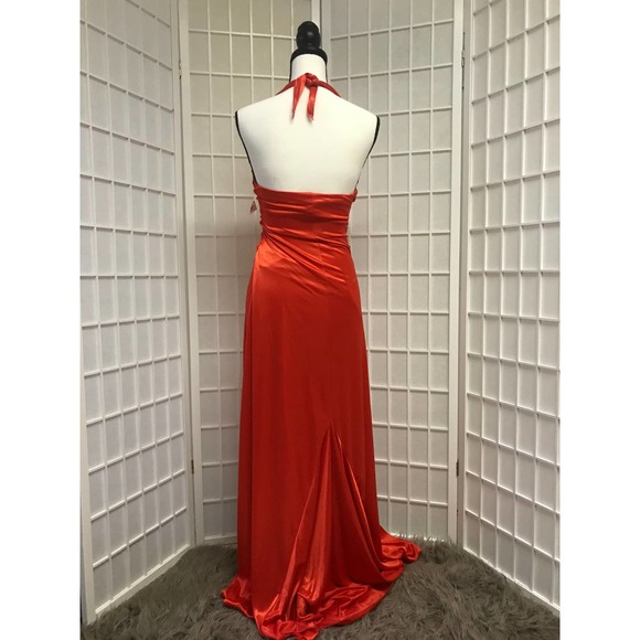 B. Darlin Sheath Halter Dress - Picture 4 of 5